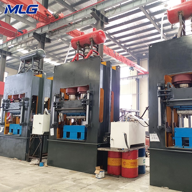 Compressed Wood Pallet Making Machine Wood Sawdust Pallets Machine